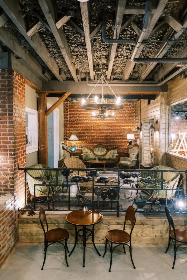 The Nuwray Hotel & Carriage House Burnsville Bagian luar foto