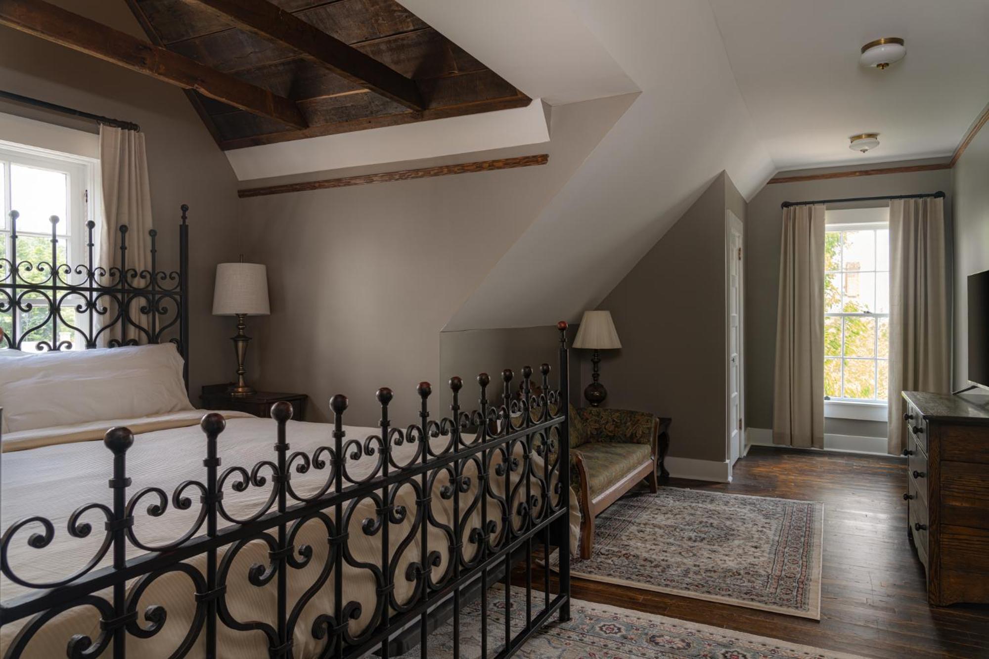 The Nuwray Hotel & Carriage House Burnsville Bagian luar foto