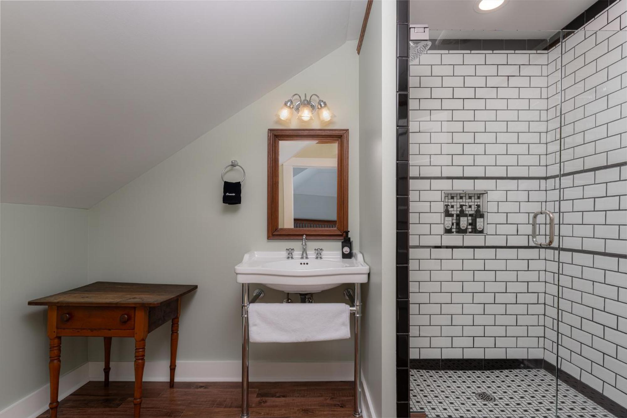 The Nuwray Hotel & Carriage House Burnsville Bagian luar foto