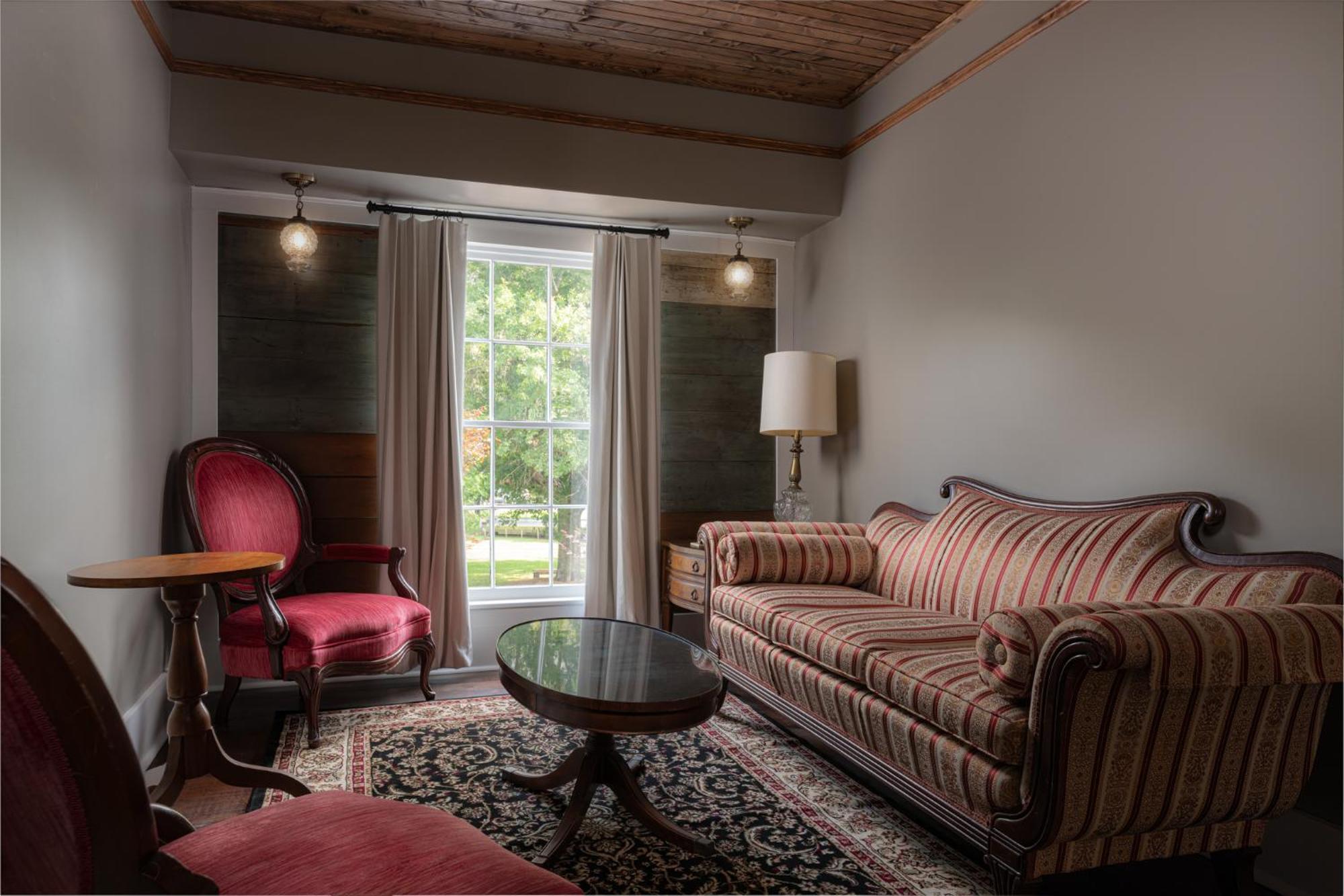 The Nuwray Hotel & Carriage House Burnsville Bagian luar foto