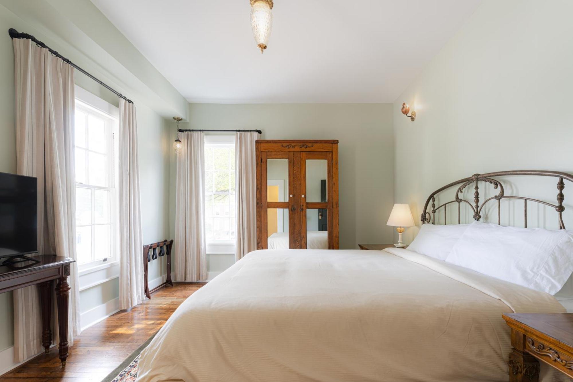 The Nuwray Hotel & Carriage House Burnsville Bagian luar foto