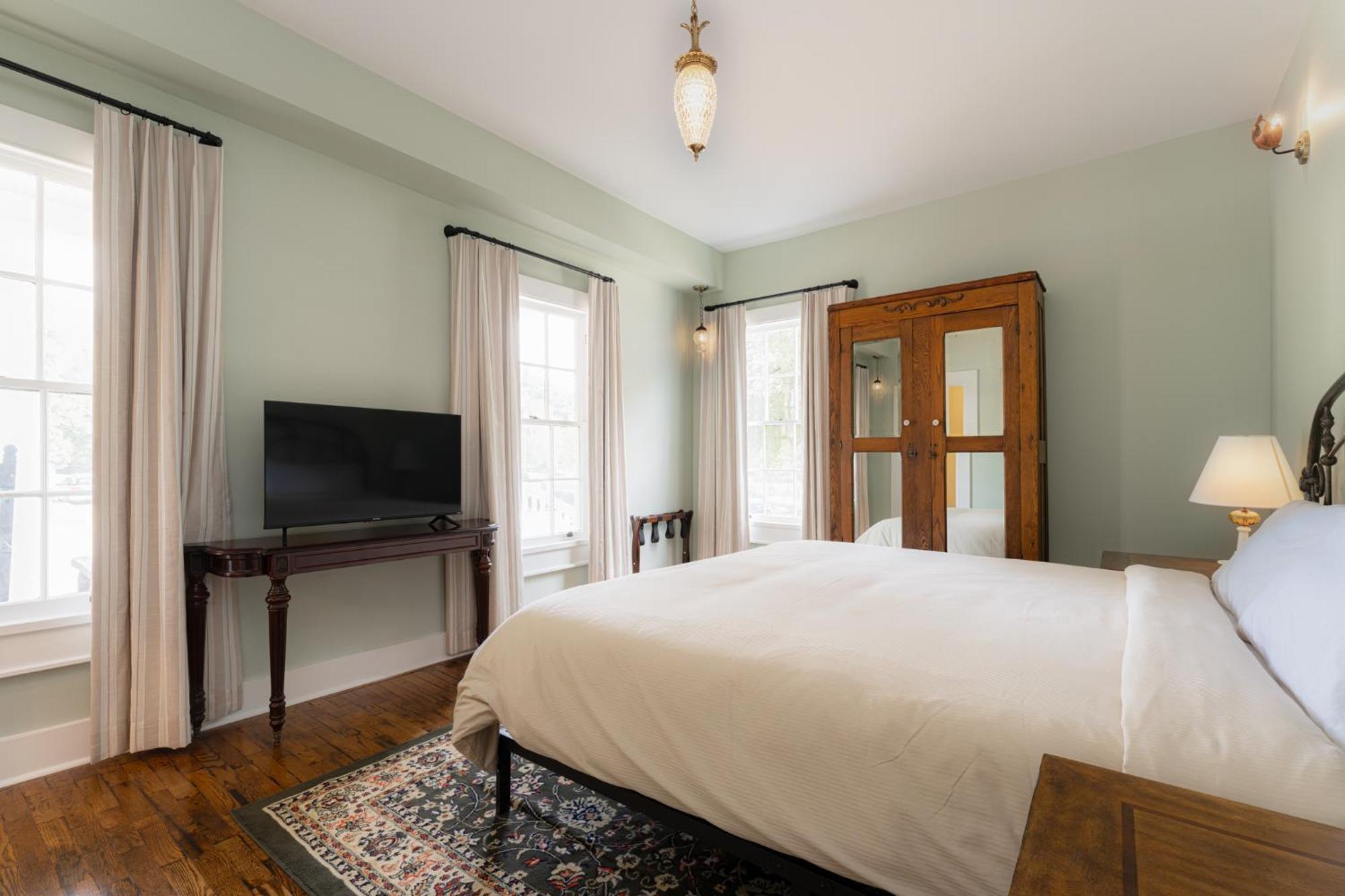 The Nuwray Hotel & Carriage House Burnsville Bagian luar foto