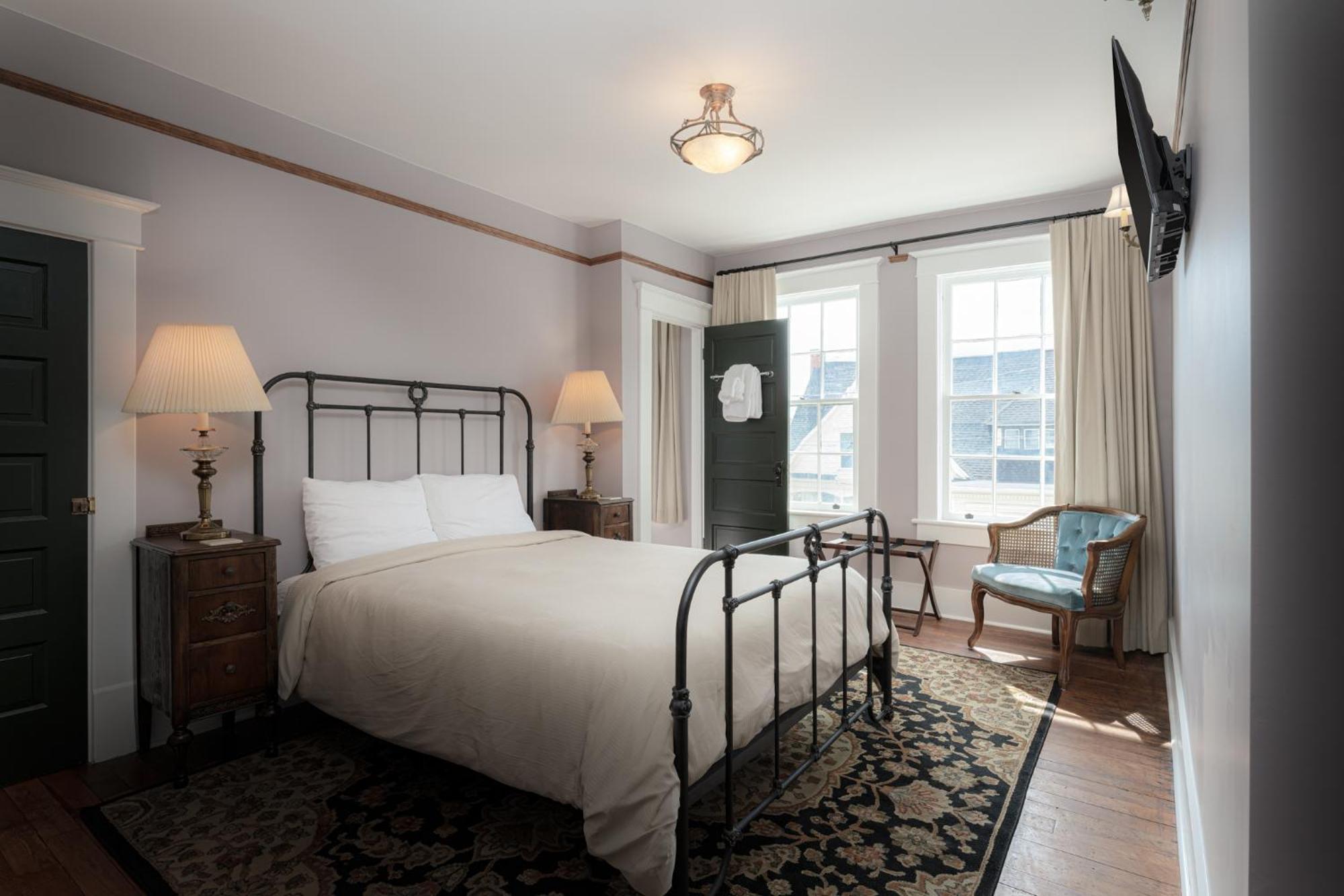 The Nuwray Hotel & Carriage House Burnsville Bagian luar foto