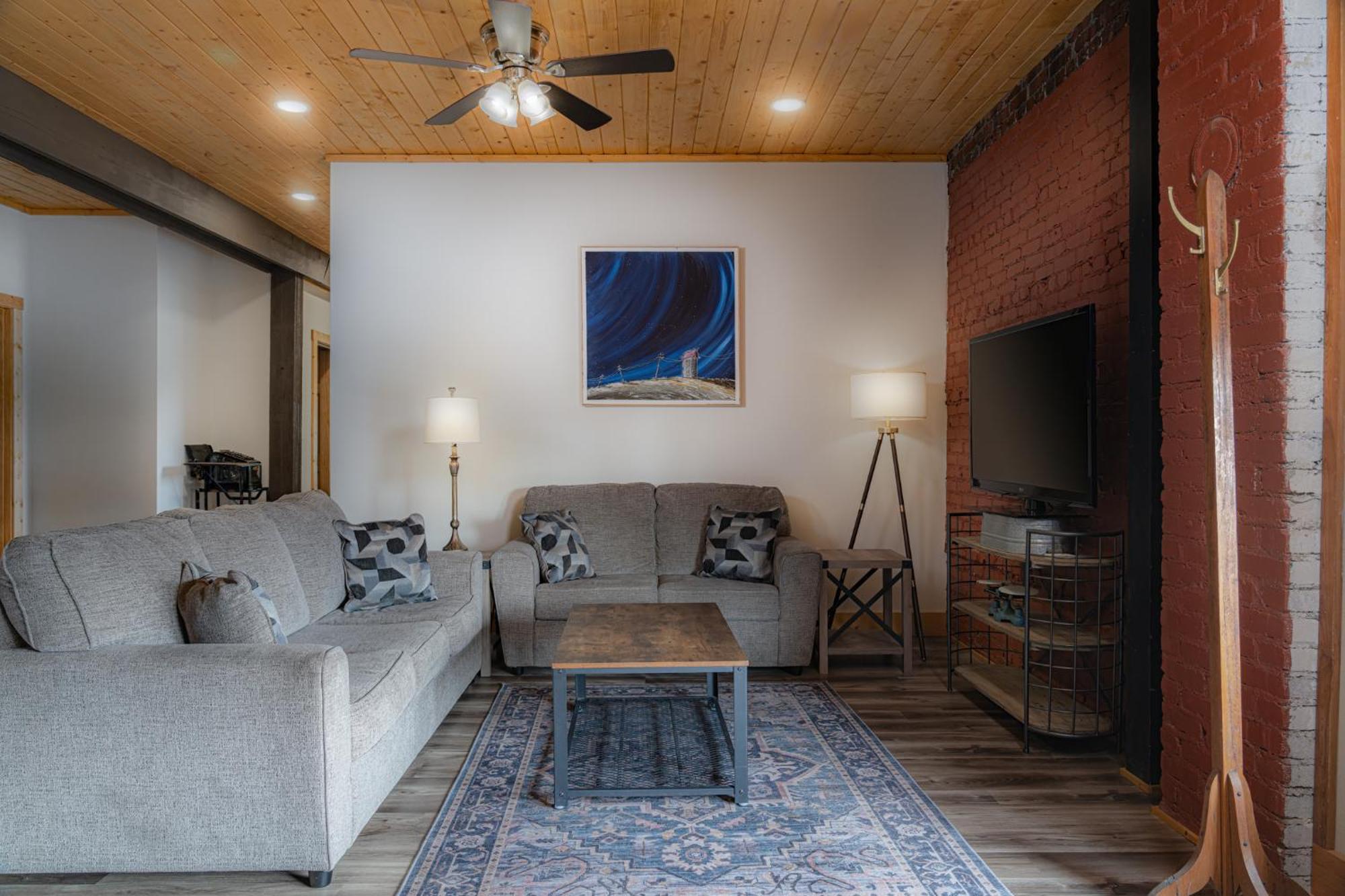 The Nuwray Hotel & Carriage House Burnsville Bagian luar foto