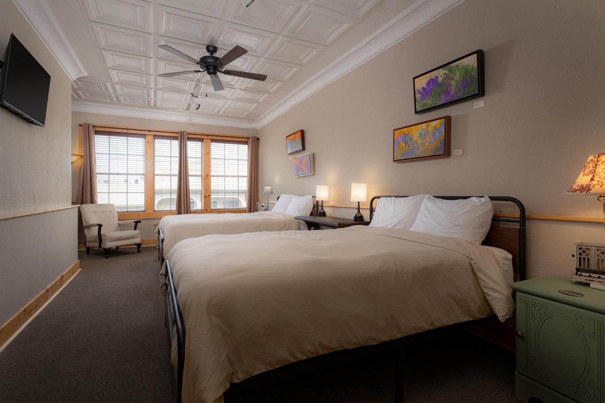 The Nuwray Hotel & Carriage House Burnsville Bagian luar foto