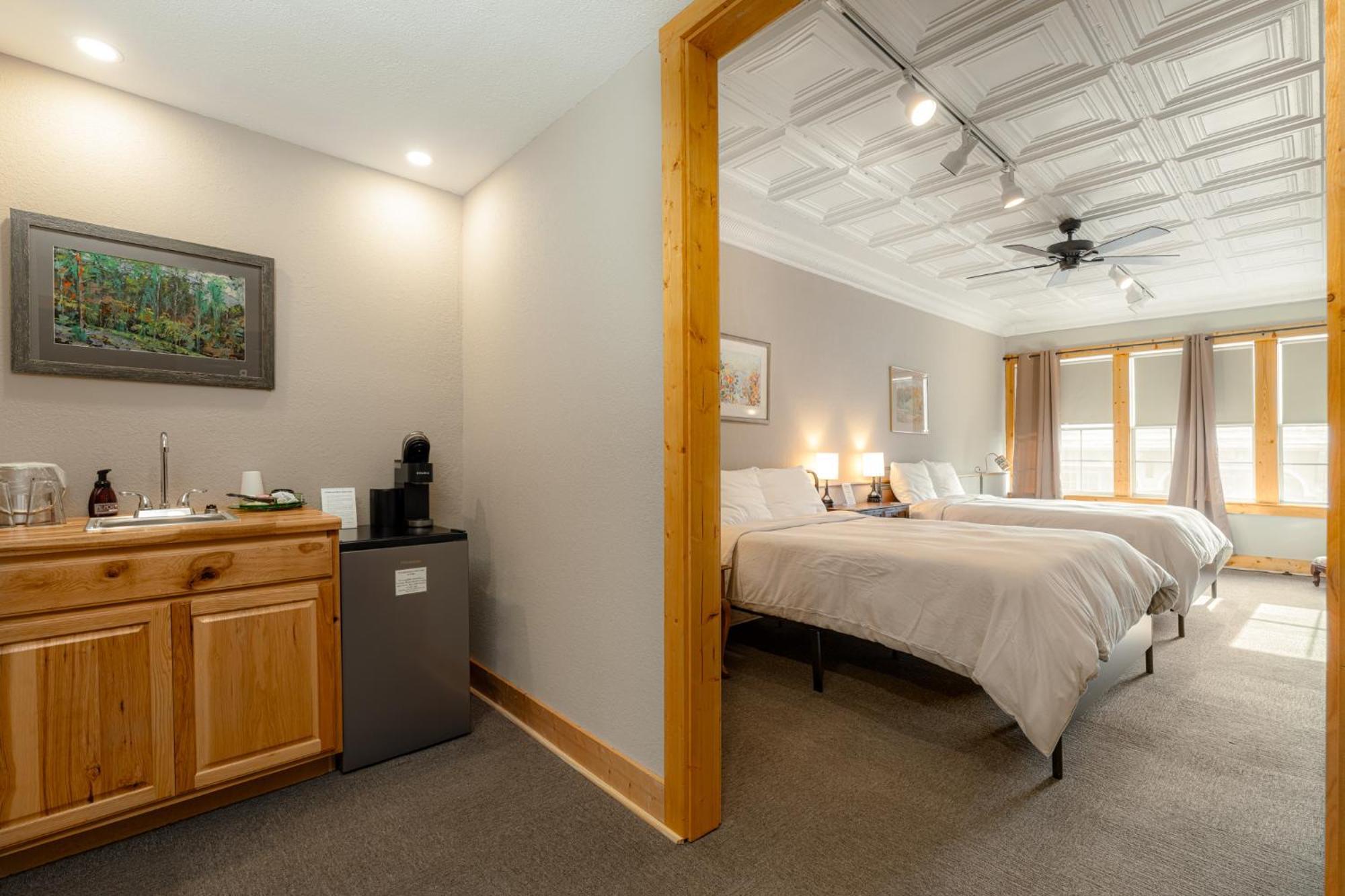 The Nuwray Hotel & Carriage House Burnsville Bagian luar foto